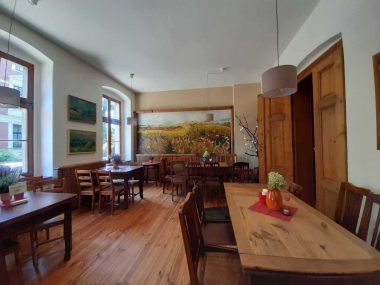 Lokal "Pod Drewnianym Bocianem" zastąpił pizzerię "U Wronów" Pod Drewnianym Bocianem w Tarnowskich Górach