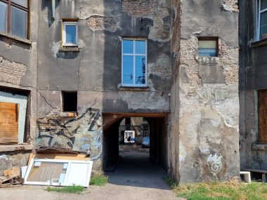 Mieszkanie to nie dom. Inne relacje, wspomnienia, przygody Podwórko, Katowice