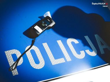 Biały proszek w samochodzie, promil alkoholu w organizmie Policjanci zatrzymali 50-latka
