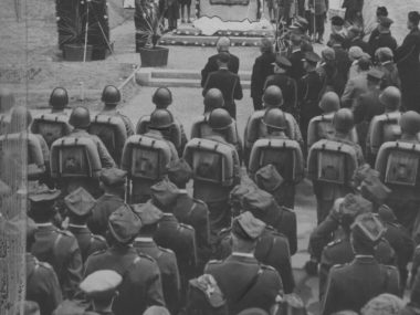 Zagadkowe zdjęcie z Orzegowa. Odsłonięcie pomnika bytomiaków Pomnik poległych bytomiaków w Orzegowie