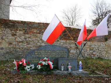 Pamiętają o wybuchu w łaźni miejskiej. 82. rocznica tragedii Pomnik w Czeladzi