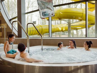 Prawie 55 tys. osób skorzystało z basenów Burowiec i Brynów Katowickie baseny