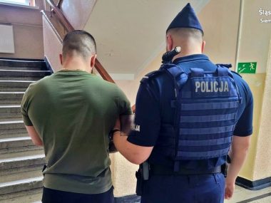 Potrącił policjanta i uciekł. Został zatrzymany w Chorzowie Potrącił policjanta i uciekł Został zatrzymany w Chorzowie