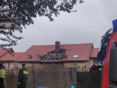 Pożar domku szeregowego przy ulicy Janasa Pożar dachu osiedle