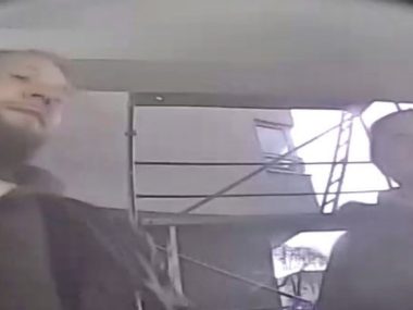 Przywłaszczyli pieniądze z bankomatu. Szuka ich policja Przywłaszczyli pieniądze z bankomatu w Chorzowie