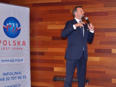 Rafał Piech ten od Maryi wystartuje do Sejmu spod Tatr Pod Śpiącym Rycerzem chce walczyć o nową Polskę Rafał Piech ten od Maryi wystartuje do Sejmu spod Tatr Pod Śpiącym Rycerzem chce walczyć o nową Polskę