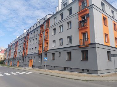 Termomodernizacja na ul. Tuwima zakończona Remont budynków komunalnych w Czeladzi