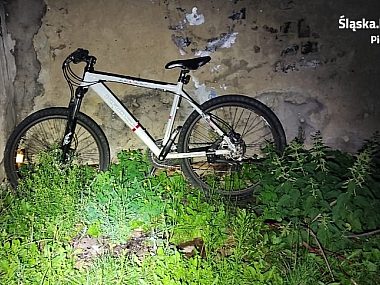 Policjanci zatrzymali złodzieja w Piekarach Śląskich Rower Piekary