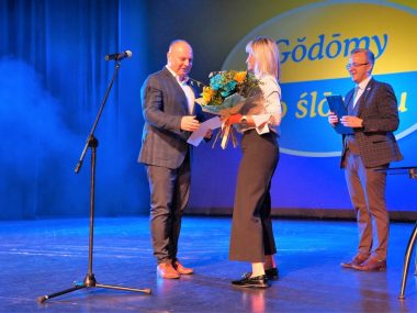 Ruch Chorzów ze statuetką „Kamrat Ślōnskij Gŏdki” Ruch Chorzów ze statuetką Kamrat Ślōnskij Gŏdki