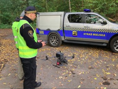 Strażnicy miejscy znów będą dronem sprawdzać dym z kominów Straż miejska z dronem Katowice