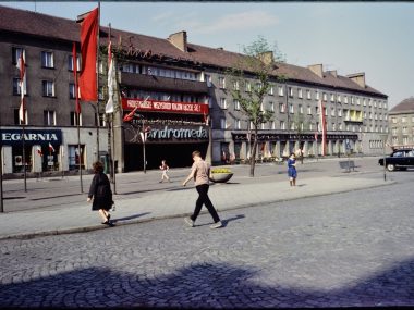 Tychy lat 60. na kolorowych zdjęciach fotografa z USA Nowe Tychy w obiektywie Amerykanina