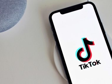 Rudzka libacja na TikToku. Na imprezie niemowlę Tik Tok