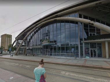 Nie żyje 21-latek, który spadł z wysokości podczas... plucia Tragedia podczas alkoholowej zabawy