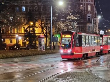 Sylwester w Parku Śląskim. Zmiany w komunikacji miejskiej Tramwaj Chorzów