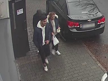 Ukradli pieniądze z mieszkania starszej kobiety w Katowicach Podejrzewani o kradzież