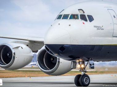 53-letni Douglas DC-8 w Pyrzowicach. Z pomocą dla Ukrainy W Pyrzowicach wylądował Douglas DC 8 72 CF należący do Samaritans Purse jpg
