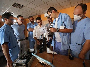 Robot przeprowadzi operację kolan w zabrzańskim szpitalu W Zabrzu operacje bedzie prowadzil robot