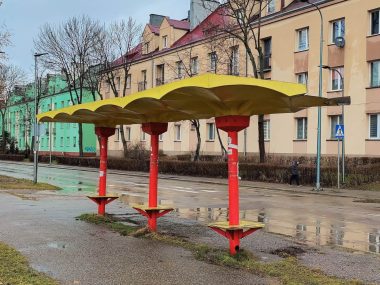 „Ikona Gołonoga” do renowacji. Pozostanie na swoim miejscu? Wiata przystankowa w Gołonogu
