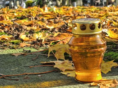 Wszystkich Świętych: kontrole, utrudnienia, zmiany w ruchu Wszystkich Świętych