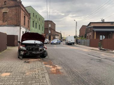 Dwa zdarzenia drogowe jednego dnia w Piekarach Wypadek Dąbrówka