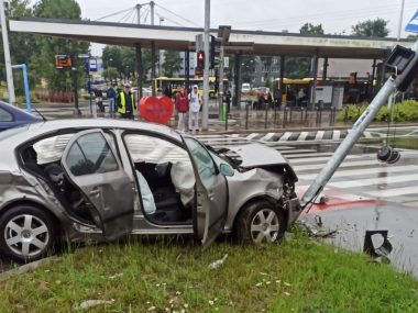 Wypadek radiowozu policyjnego w Piekarach Wypadek Piekary jana pawła