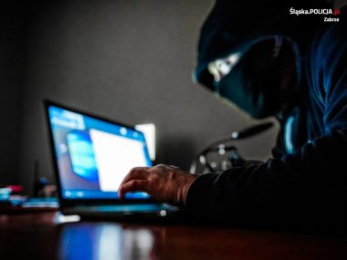 W internecie poznała „Księcia z Dubaju”, straciła pieniądze Zabrze policja