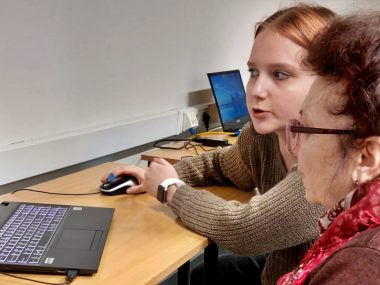 Zajęcia komputerowe dla seniorów w Świętochłowicach Zajęcia komputerowe dla seniorów w Świętochłowicach