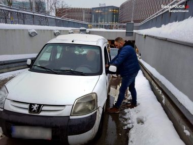Małżeństwo policjantów ze Świętochłowic zatrzymało pijanego Zatrzymanie pijanego kierowcy Katowice 1