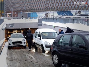 Pijany w sztok przyjechał autem do Silesia City Center Zatrzymanie pijanego kierowcy Katowice