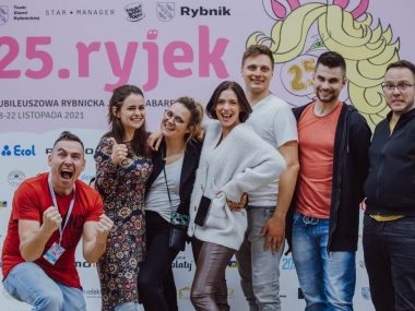 W Miejskim Domu Kultury wystąpi kabaret Zdolni i Skromni Zdolni i Skromni