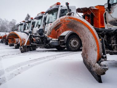 „Robin” zasypie nas śniegiem. Będą trudne warunki na drogach Pługi śnieżne w Katowicach