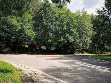 Utrudnienia dla rowerzystów i kierowców w Katowicach Rondo w okolicy Doliny Trzech Stawów
