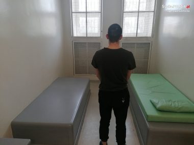 Złodziej pierścionka zatrzymany, dzięki poszkodowanym Złodziej pierścionka w Dąbrowie Górniczej