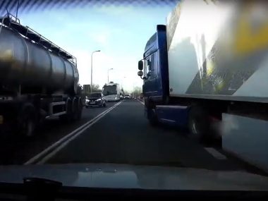Zajeżdżają drogę i blokują. Koszmar na śląskich drogach Agresywny kierowca ciężarówki