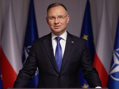 "PiS gra na czas. Rząd Morawieckiego nie dotrwa do świąt" Andrzej duda oredzie