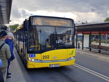 Niespodzianka! Samorządy nadal będą płacić za zbiorkom Autobus ZTM