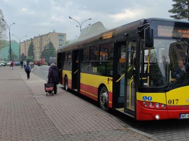 Zmiany w rozkładzie jazdy autobusów komunikacji miejskiej Autobusy dąbrowa
