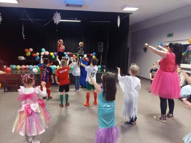 Ferie w Tychach: bal, sporo sportu i zabawy w design Bal karnawałowy dla dzieci w Tychach