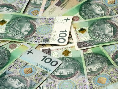 Pracownica sklepu w Rudzie zrobiła sobie "wypłatę" Nie pytając szefa wzięła z sejfu 2500 złotych na swoją "wypłatę"