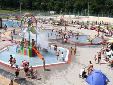 Wakacje z Katowicką Kartą Mieszkańca. Zniżki dla katowiczan Basen bugla katowice