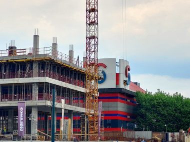 Biurowiec już zasłonił SCC. A będzie jeszcze wyższy! Nowy biurowiec już zasłonił SCC