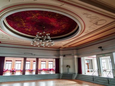 Wytworny socrealizm w Świonach. "Wejście tylko w ancugu" Centrum kultury slaskiej zgoda swietochlowice 01