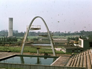 Chorzów z lat 40. i 60. XX w. na fotkach z archiwum z Węgier Chorzów. Fala w WPKiW w 1968 r.