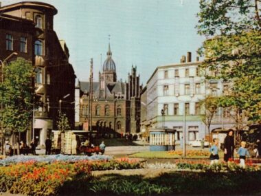 Chorzowski rynek bōł piykny, ale stoł na drōdze do dobrobytu Rynek w Chorzowie bez estakady