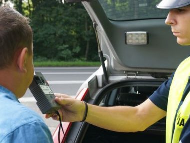 "Spokojny" weekend na drogach. Z mercedesem w tle Mieszkaniec Świętochłowic wydmuchał 1,8 promila