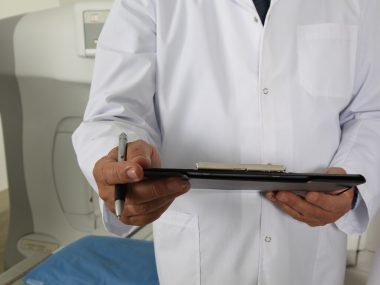 Bezpłatne badania mammograficzne i densytometryczne Lekarz (zdjęcie ilustracyjne)