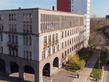 Lofty w Domu Partii? Wołosz: ,,Jest światełko w tunelu" Gmach znajduje się w północnej części Śródmieścia