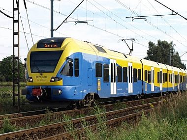 Kolejna śmierć na torach. Tym razem w Tychach-Mąkołowcu Pociąg Kolei Śląskich w Tychach-Mąkołowcu