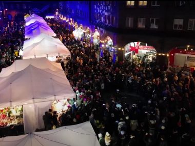 Koncert śląskich mundurowych już jutro. Zobaczcie flash mob! Flash mob z nikiszowca policja slaska 01