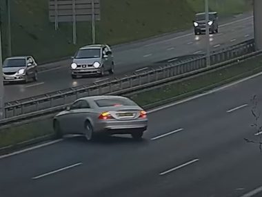 Fotoradar zrobił już 2 tysiące zdjęć na "zakręcie mistrzów" Fotoradar na zakręcie mistrzów zrobił już ponad 2 tysiące zdjęć